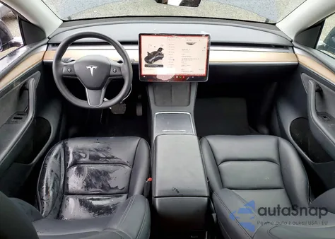 2024 Tesla Model Y z USA, uszkodzony, nr VIN 7SAYGDEE9RF010019